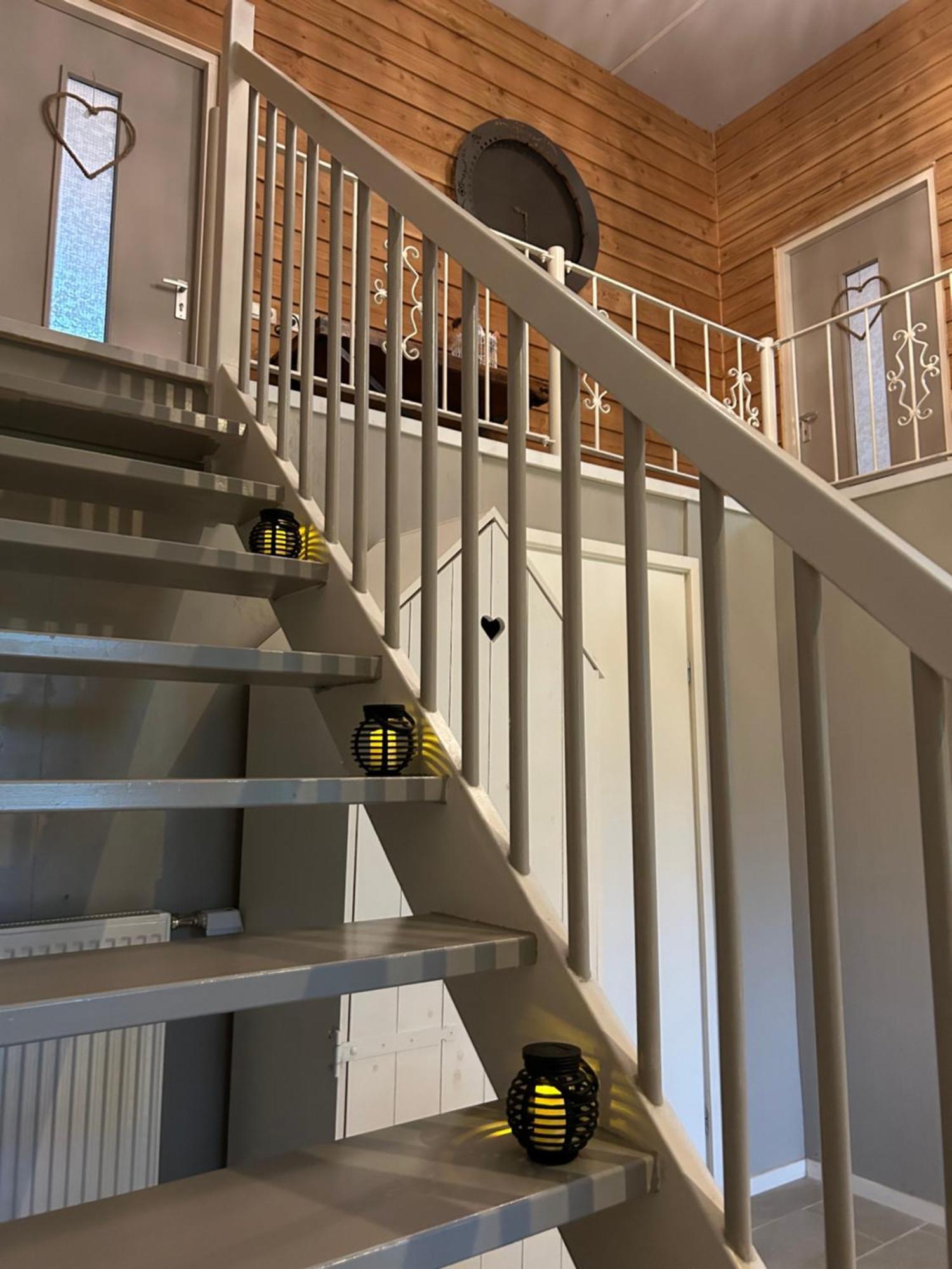 T'Hus Bed & Breakfast Katlijk Экстерьер фото