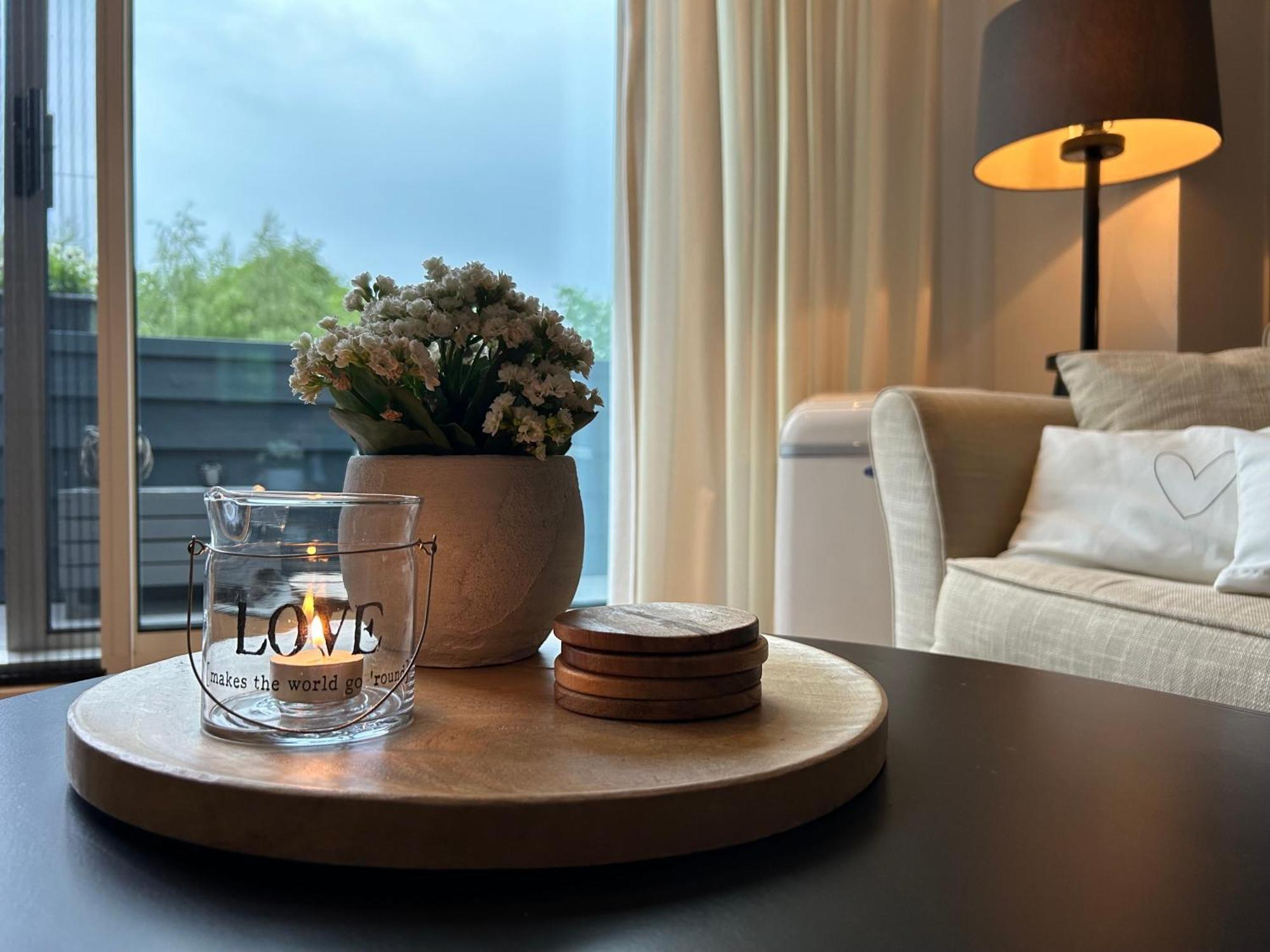 T'Hus Bed & Breakfast Katlijk Экстерьер фото