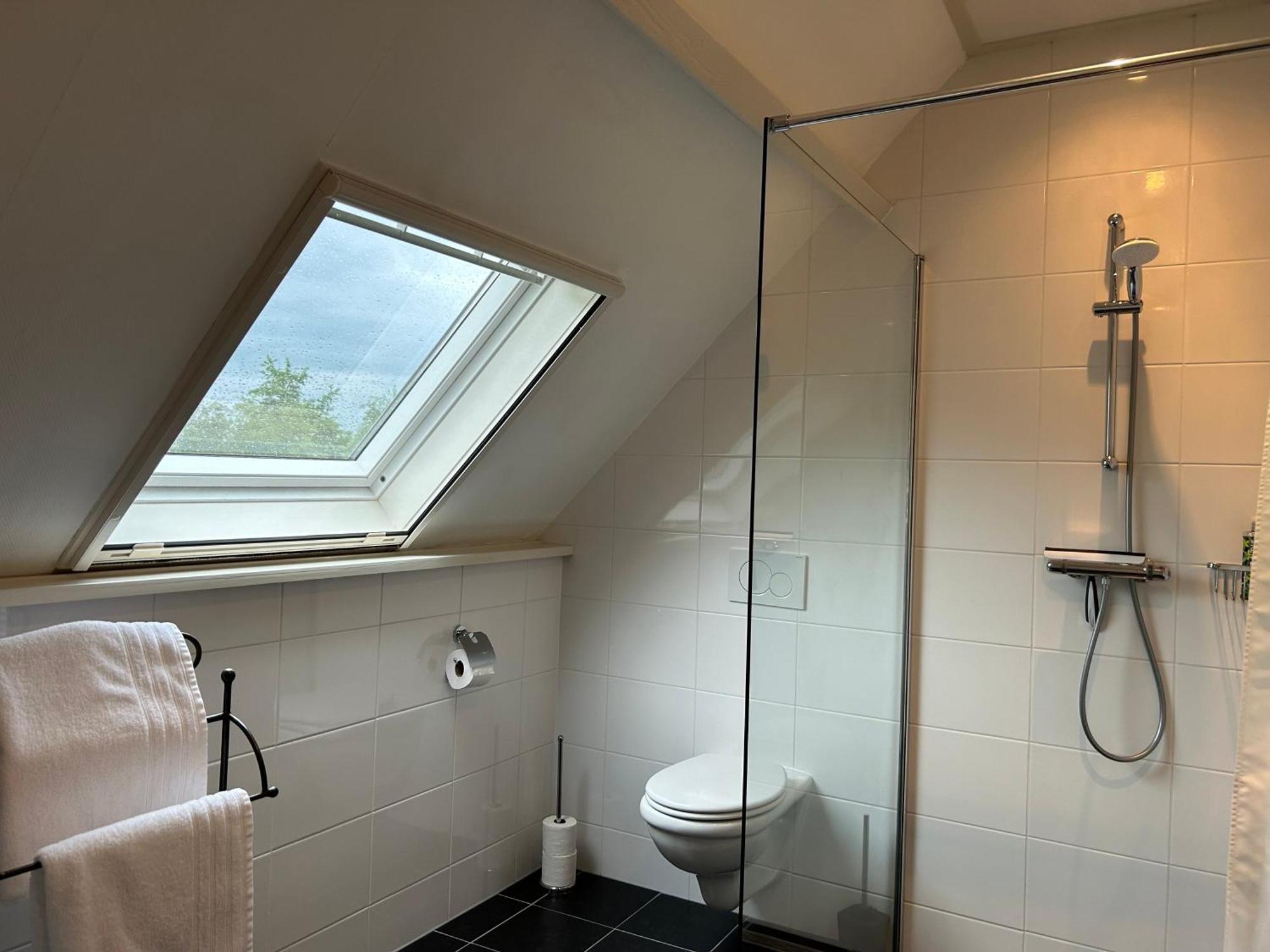 T'Hus Bed & Breakfast Katlijk Экстерьер фото